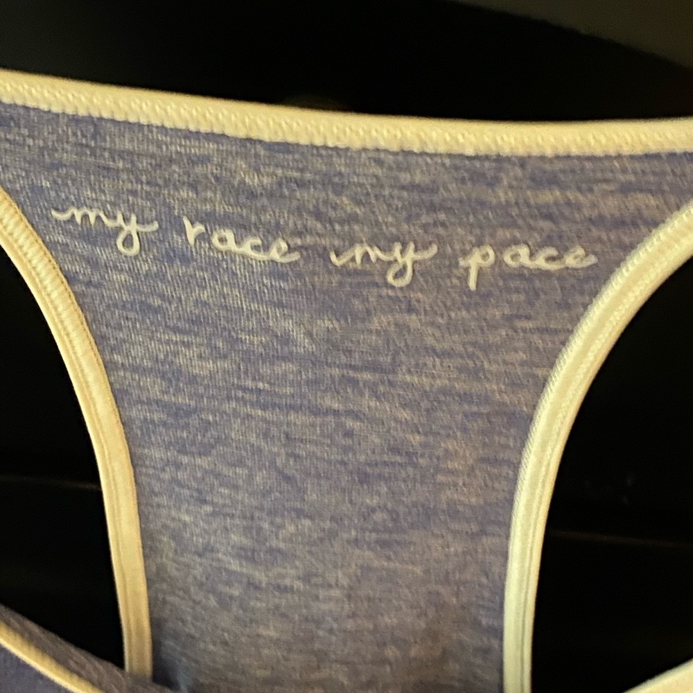 Lululemon workout top size 10